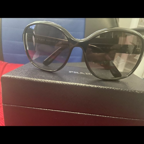 Prada Sunglasses - Picture 5 of 8